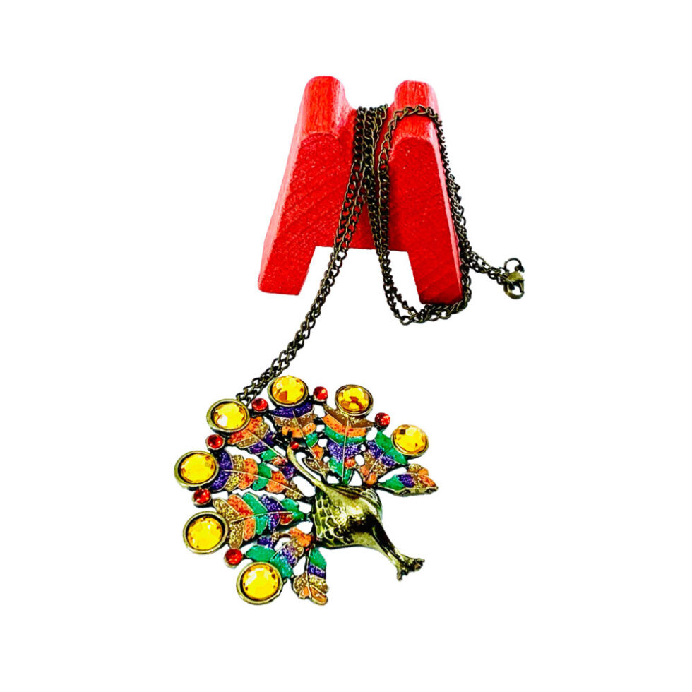 Collier-Paon-04